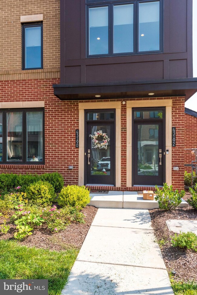 43190 Mongold Square, Ashburn, VA 20148 - photo 3