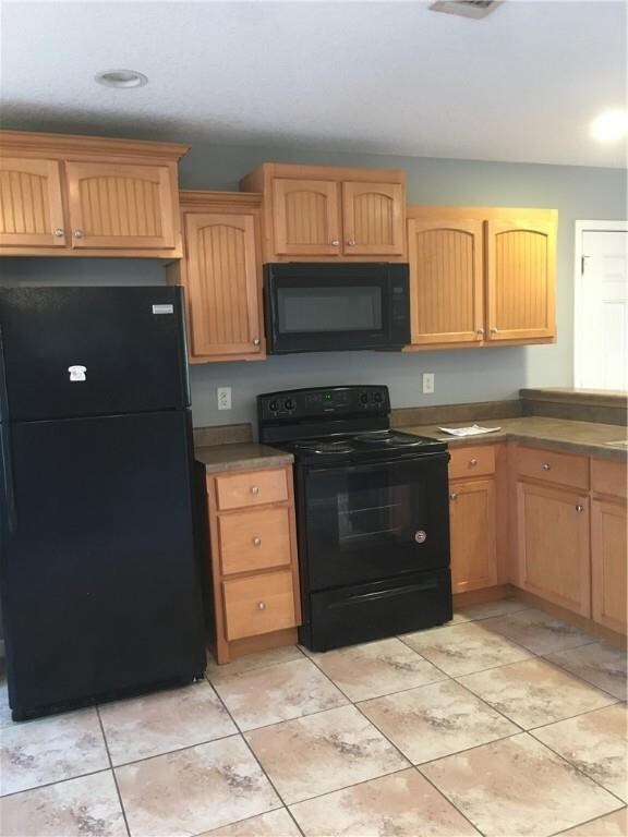 106 Maghunt Way unit 106, Brunswick, GA 31525 - photo 2