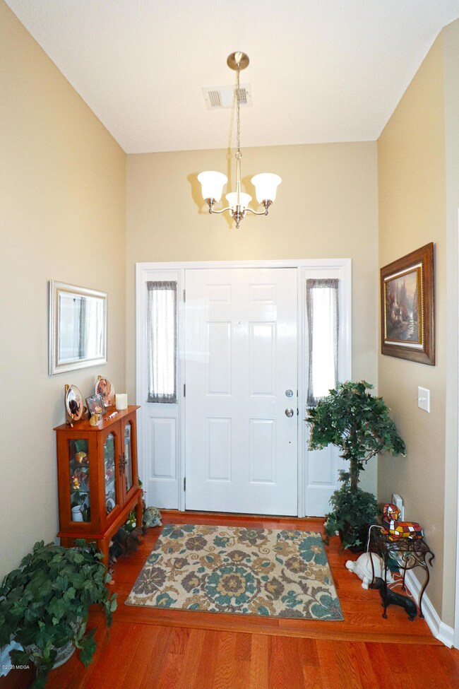 106 Indian Forest - Foyer
