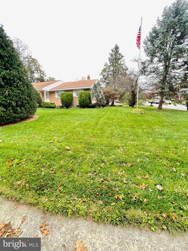 3429 Foster Ln, Reading, PA 19605 - photo 3