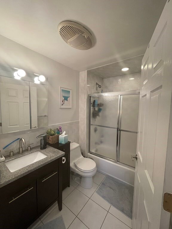 35 Green St unit 1, Woburn, MA 01801 - photo 5