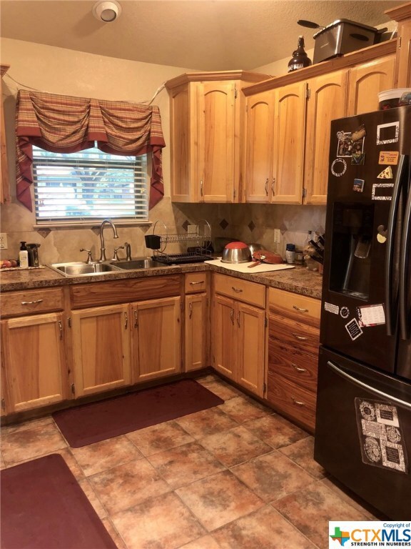 833 Bismark St, Seguin, TX 78155 - photo 6