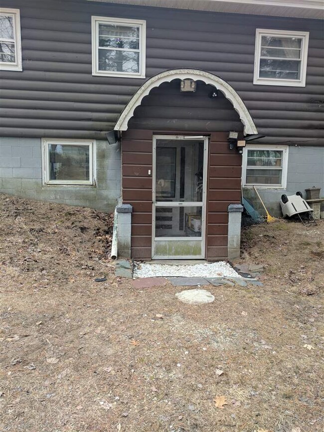 28 Lawrence Rd, Salem, NH 03079 - photo 2