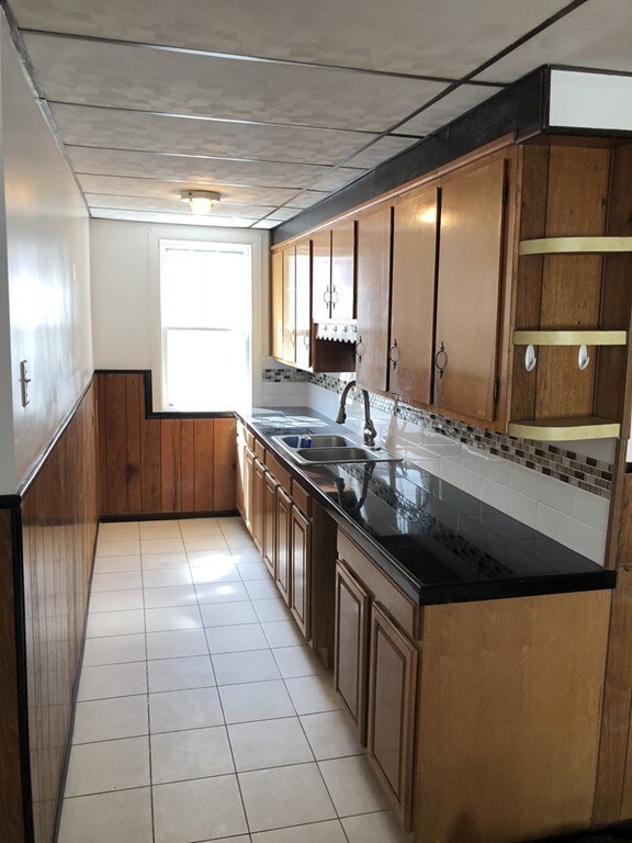 29 Bridgeport St unit 2, Worcester, MA 01604 - photo 7