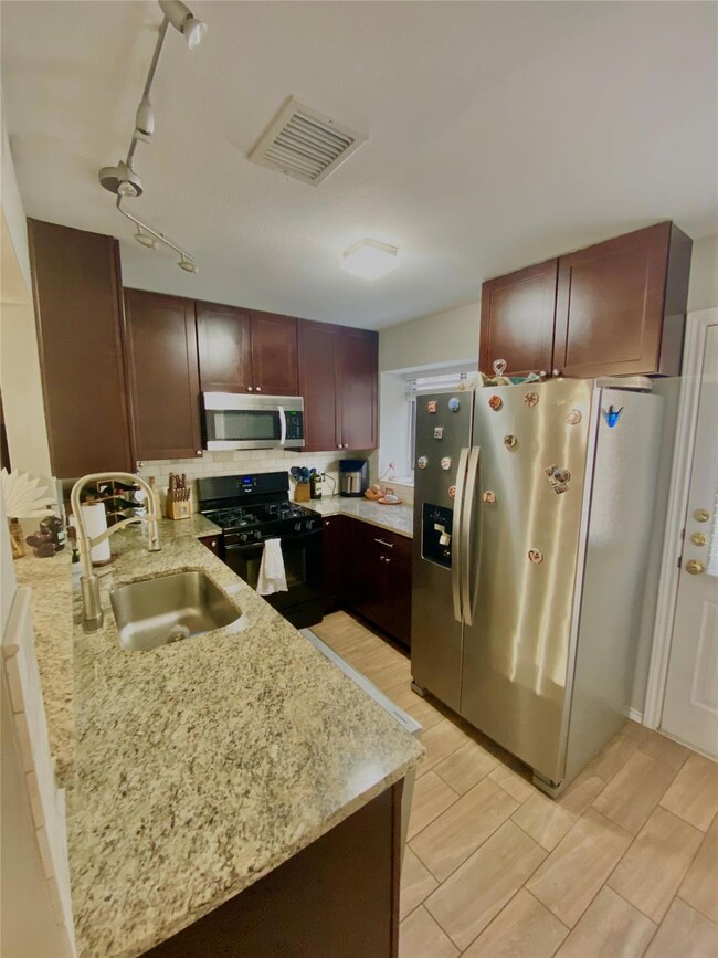 11901 Swearingen Dr unit 117V, Austin, TX 78758 - photo 5