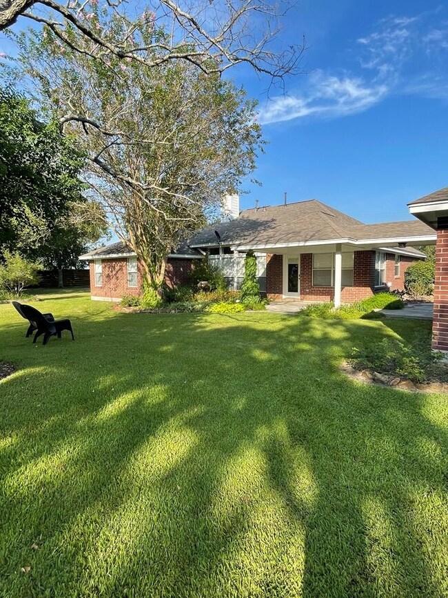 3953 Cr 106, Bay City, TX 77414 - photo 2