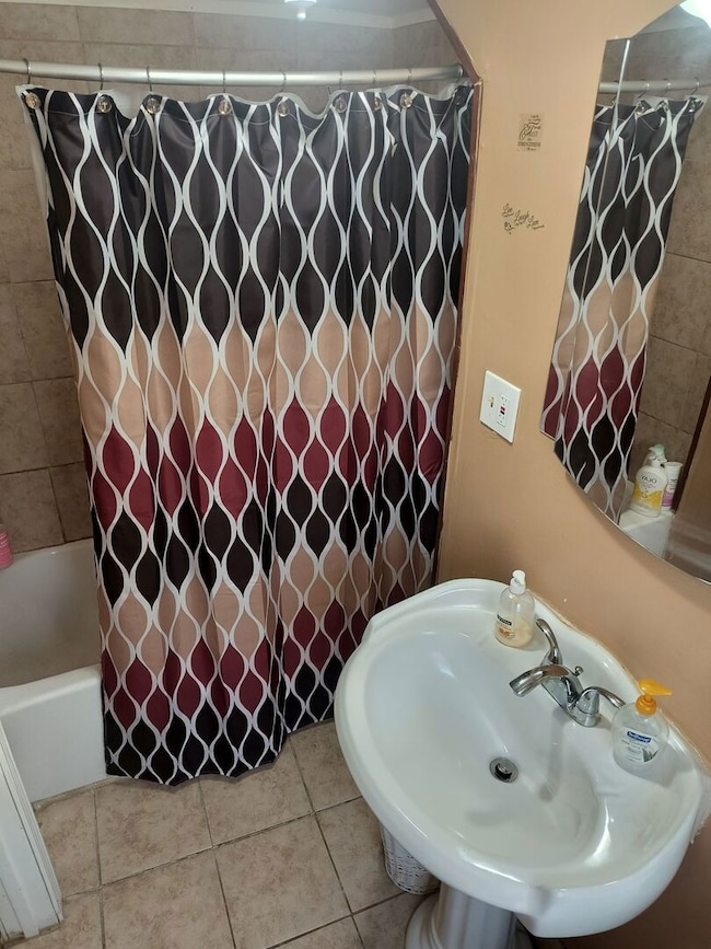 unlisted-address, Maywood, IL 60153 - photo 7