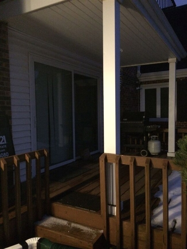 2114 W 1st St unit 3, Cedar Falls, IA 50613 - photo 3