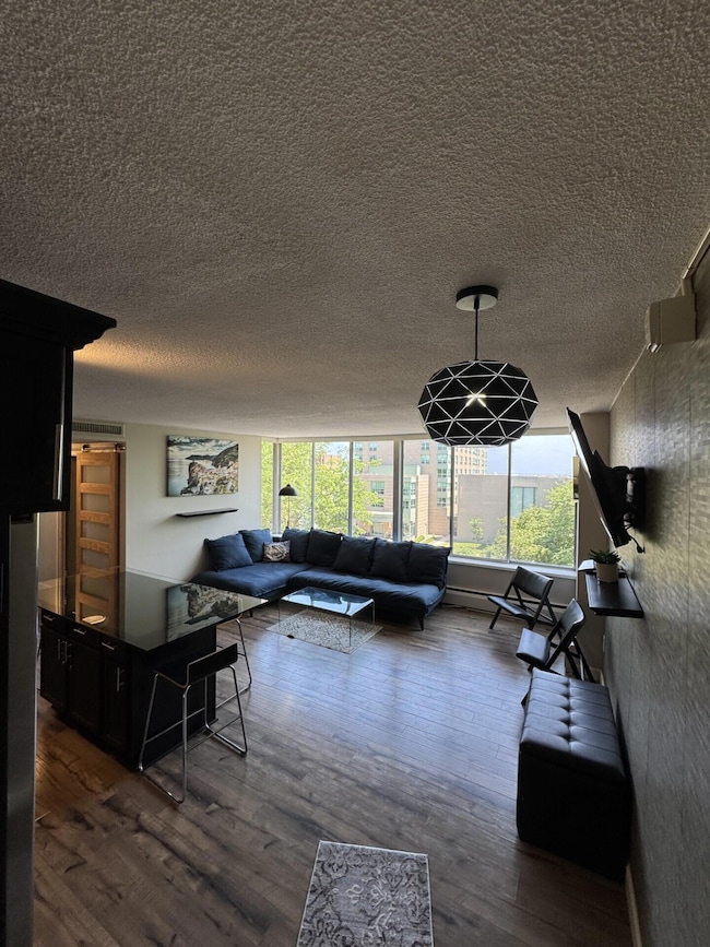 LR & Kitchen Island