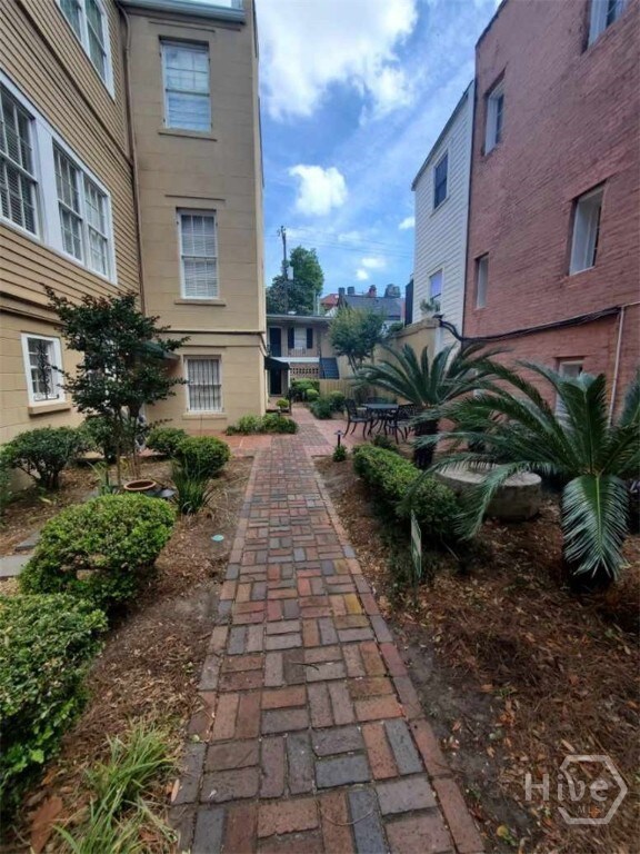 208 E Jones St, Savannah, GA 31401 - photo 3