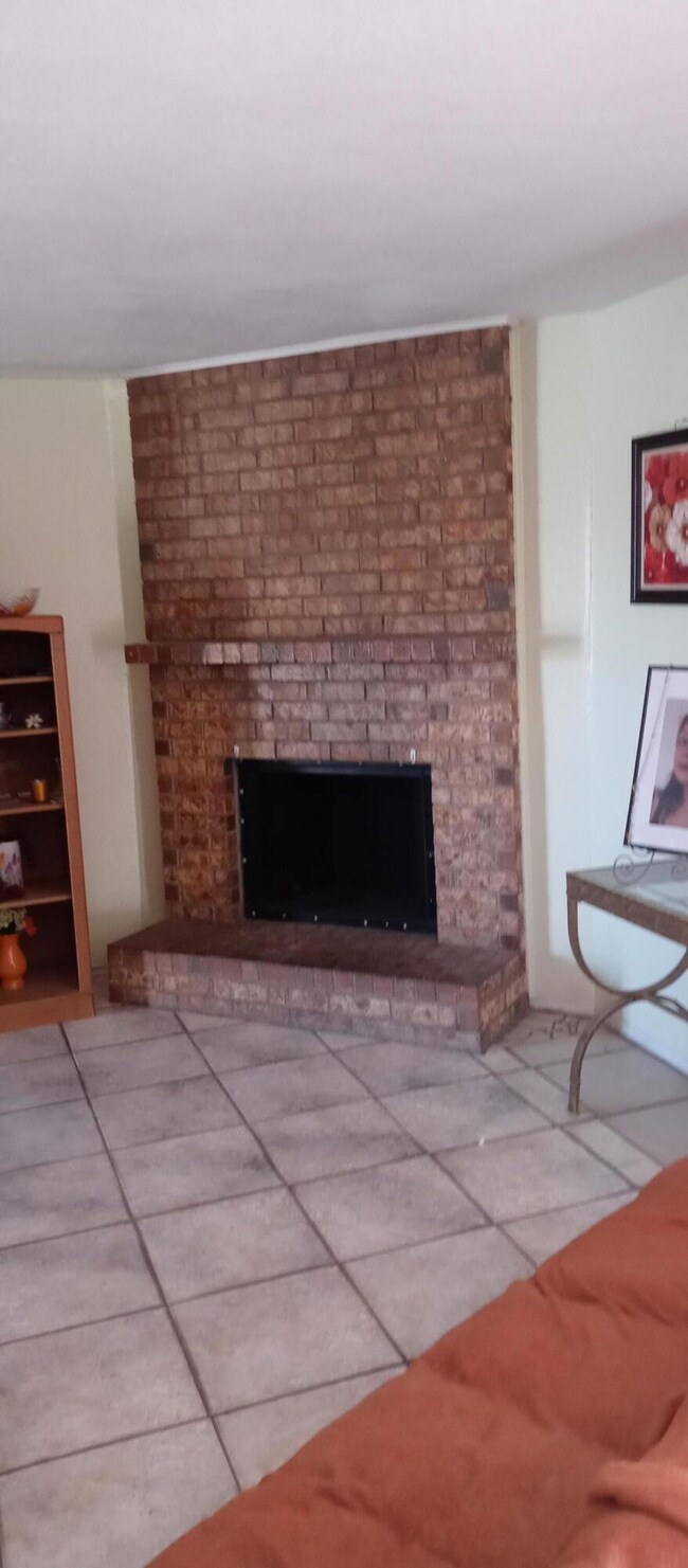 1843 Dean Martin Dr, El Paso, TX 79936 - photo 4