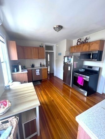 816 E 6th St unit 2, Boston, MA 02127 - photo 5