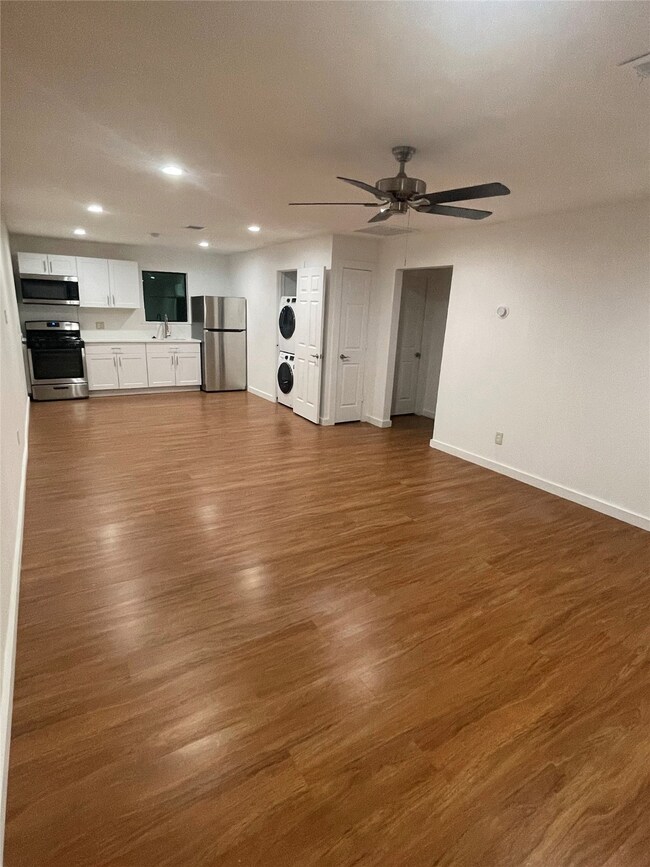 4210 Delhi St, Houston, TX 77022 - photo 4