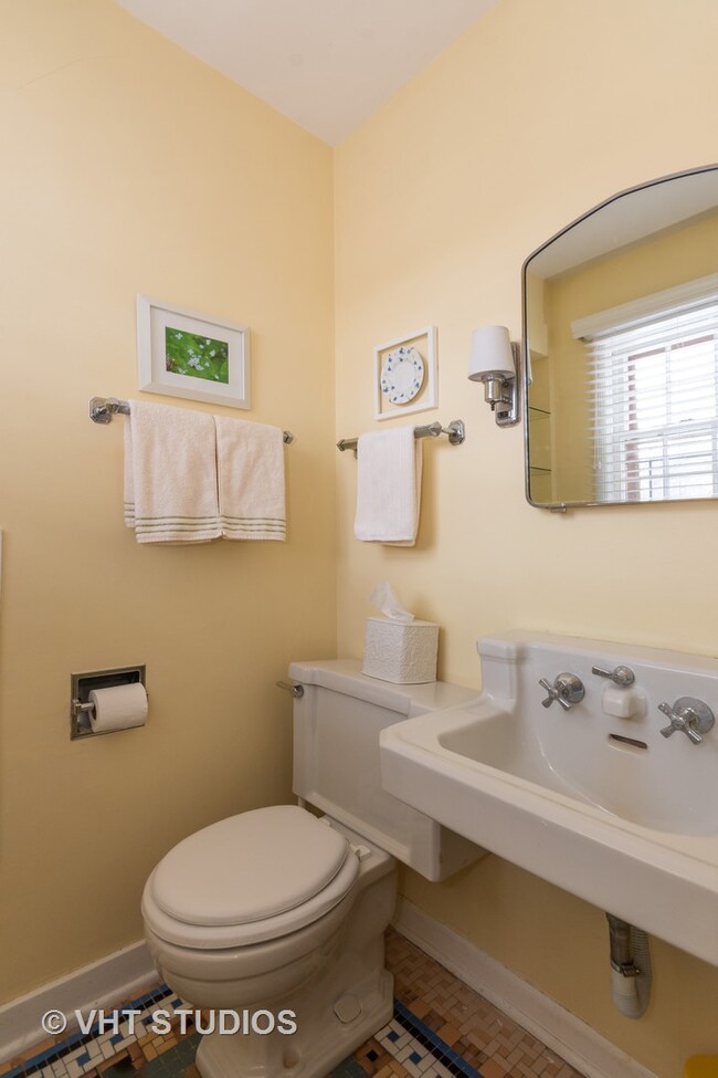 932 Brook St, Elgin, IL 60120 - photo 5