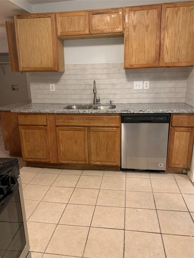 3915 Tristan St, Houston, TX 77021 - photo 6