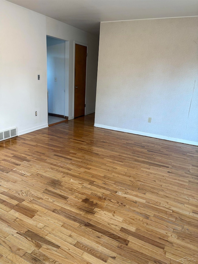 2747 Weiss St, Saginaw, MI 48602 - photo 3