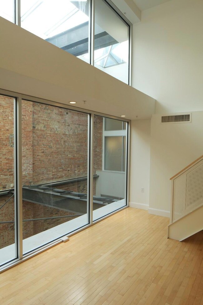 atrium_lofts_704_03