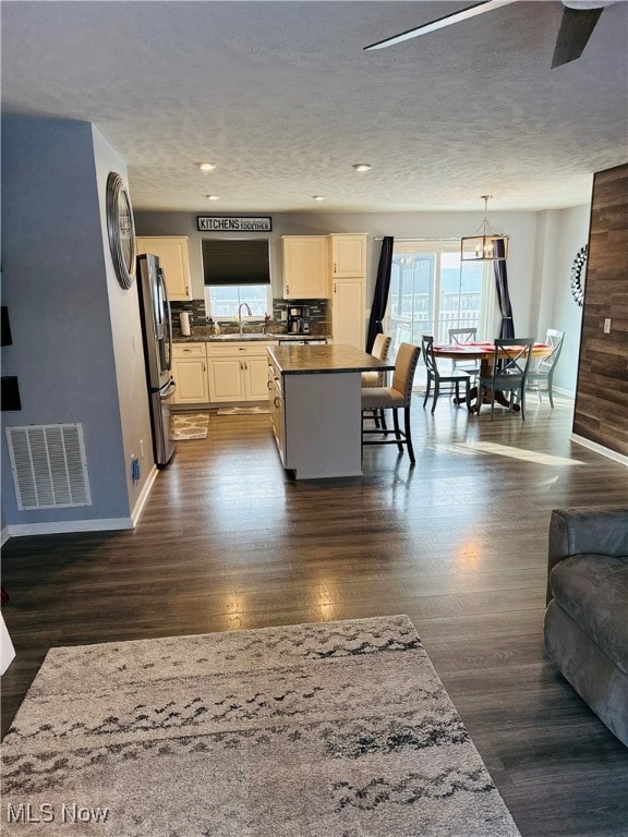 122 Lakeview Cir, Amherst, OH 44001 - photo 3