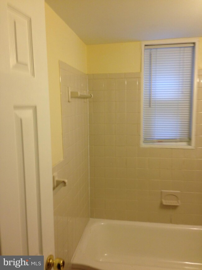 5026 N Englewood Dr, Capitol Heights, MD 20743 - photo 5