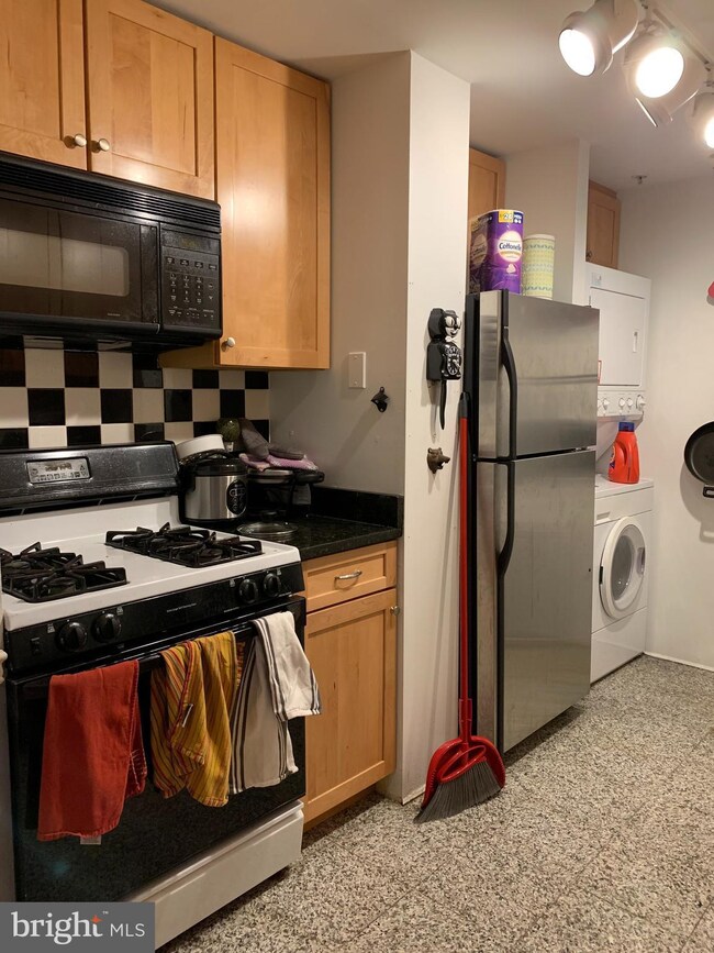 1807 California St NW unit T2, Washington, DC 20009 - photo 6