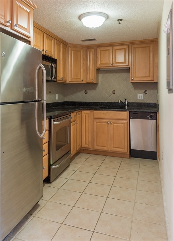 2456 Massachusetts Ave unit 401, Cambridge, MA 02140 - photo 6