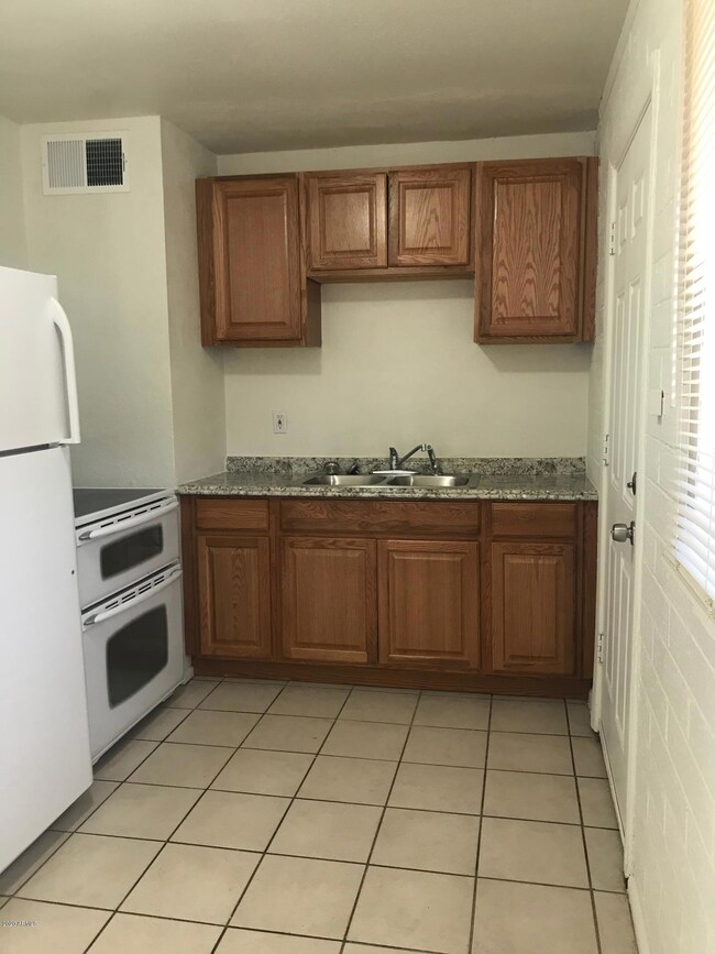 3122 E Hubbell St unit F, Phoenix, AZ 85008 - photo 7