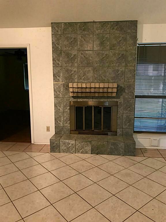 9518 Kingsvalley St, Houston, TX 77075 - photo 2