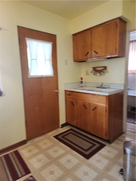 202 Mckinley Ave, Vandergrift, PA 15690 - photo 5