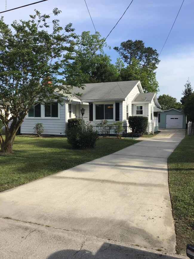 5212 Colonial Ave, Jacksonville, FL 32210 - photo 4