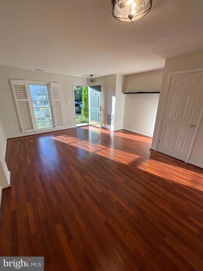 42793 Pilgrim Square, Chantilly, VA 20152 - photo 3