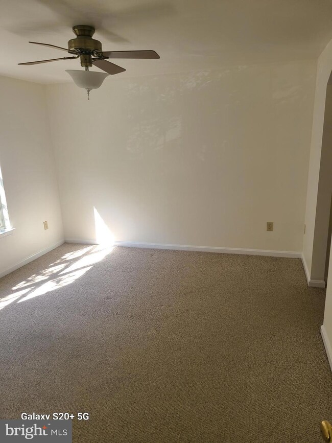 121 Timberbrook Ln unit 204, Gaithersburg, MD 20878 - photo 5