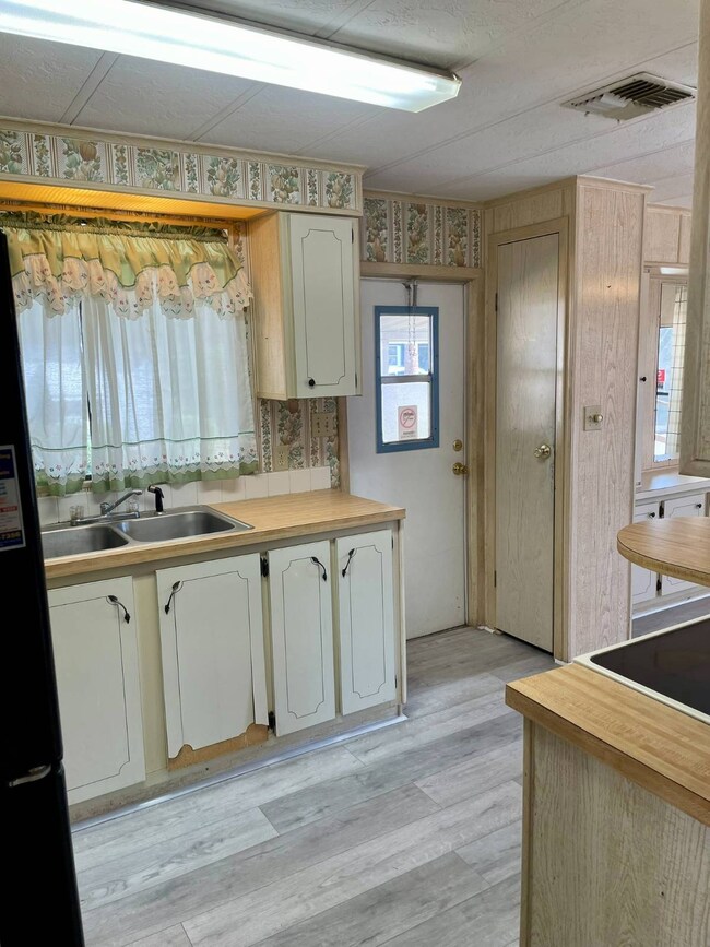 174 Zermatt Dr, Winter Haven, FL 33881 - photo 7