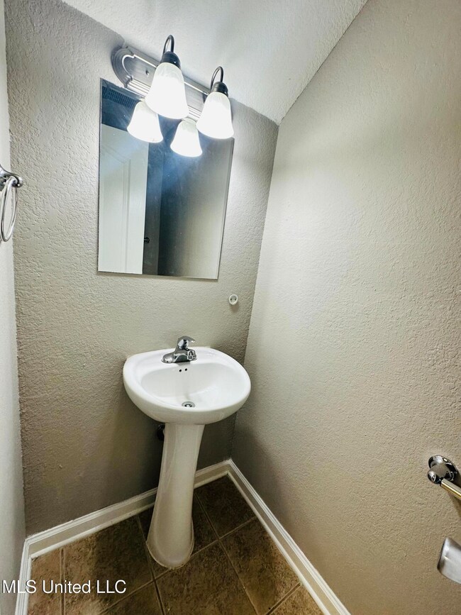 unlisted-address, Ocean Springs, MS 39564 - photo 5