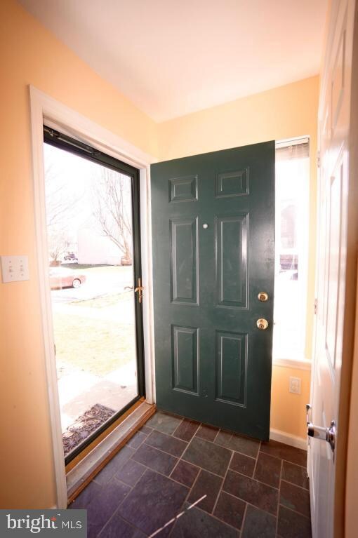 4025 Bradford Cir, Mount Joy, PA 17552 - photo 2