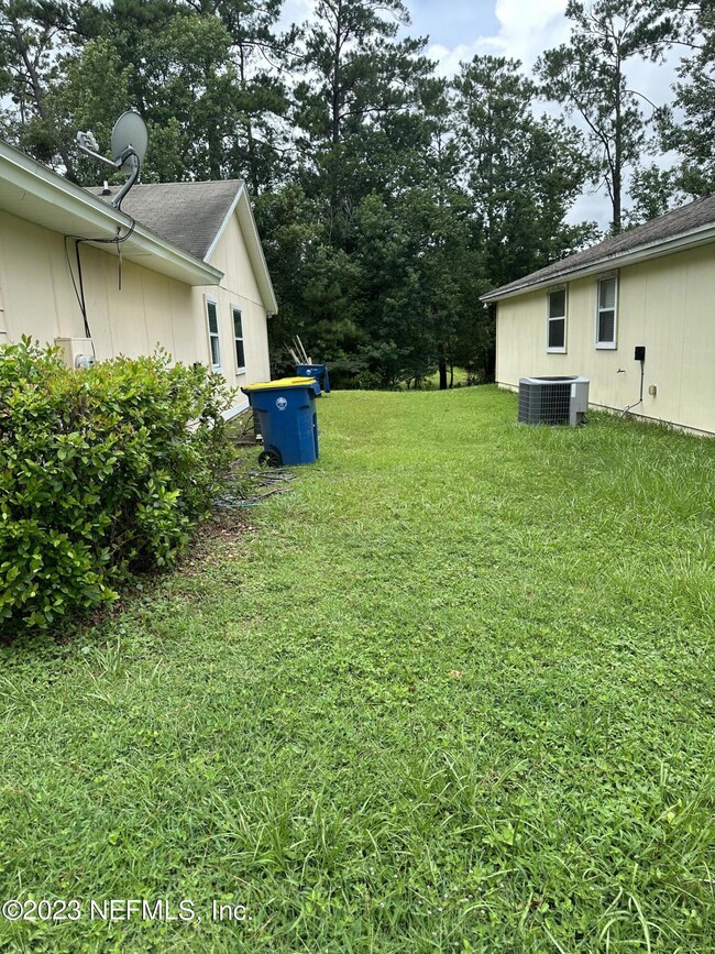 10734 Tulsa Rd, Jacksonville, FL 32218 - photo 4