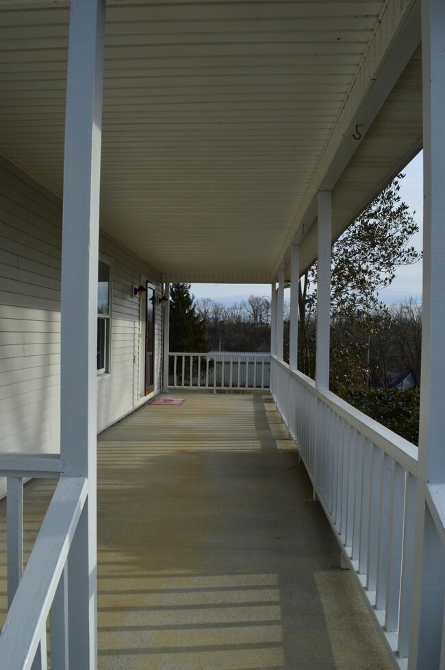 94 Gwinn Island Cir, Danville, KY 40422 - photo 5