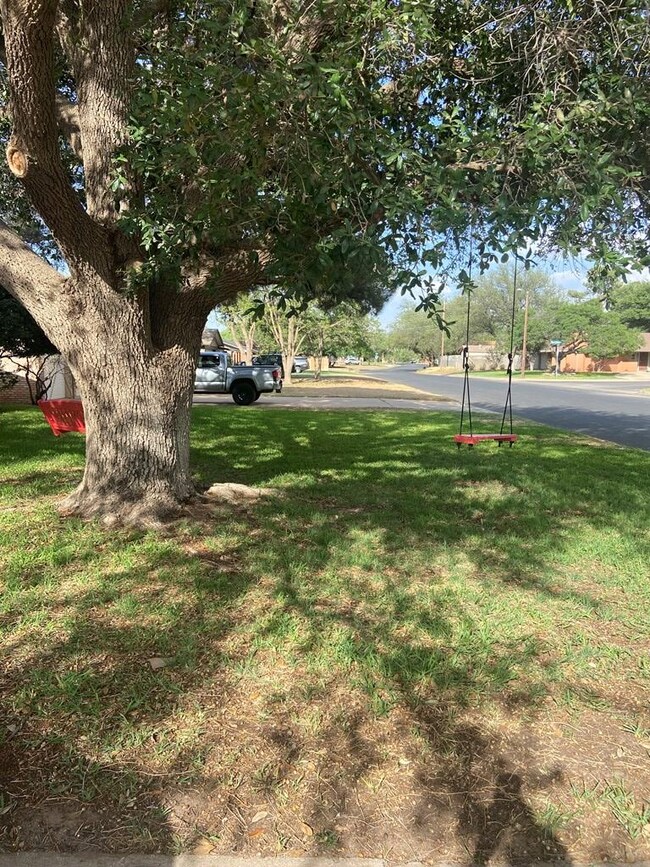 1206 Stanolind Ave, Midland, TX 79705 - photo 6