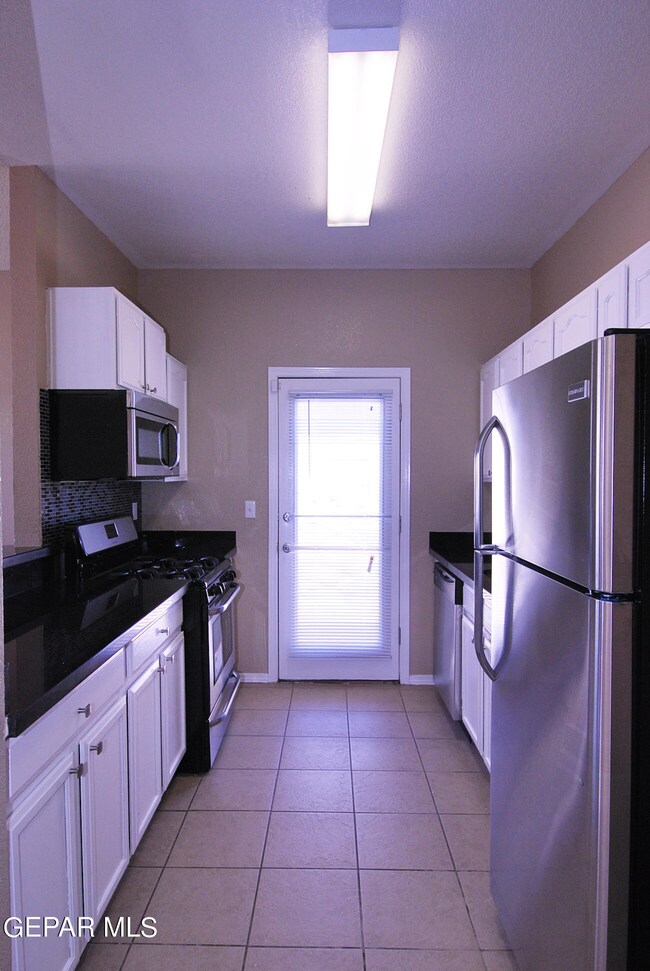 14344 Venecia Dr, El Paso, TX 79928 - photo 6