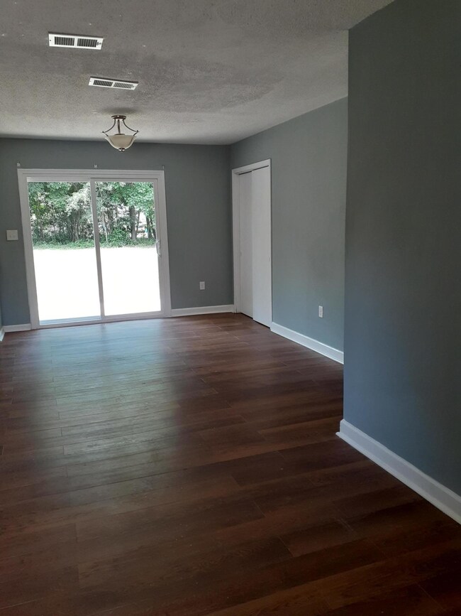 207 Forrest Pkwy, Crestview, FL 32539 - photo 6