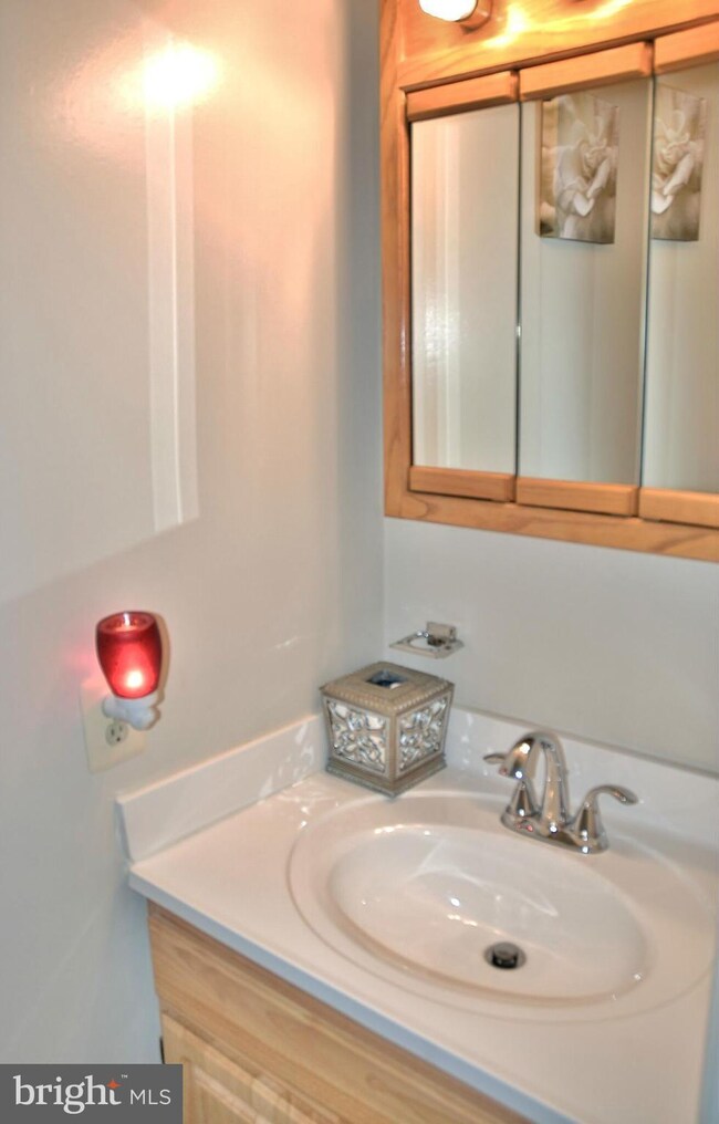 3220 Tapestry Cir, Burtonsville, MD 20866 - photo 7