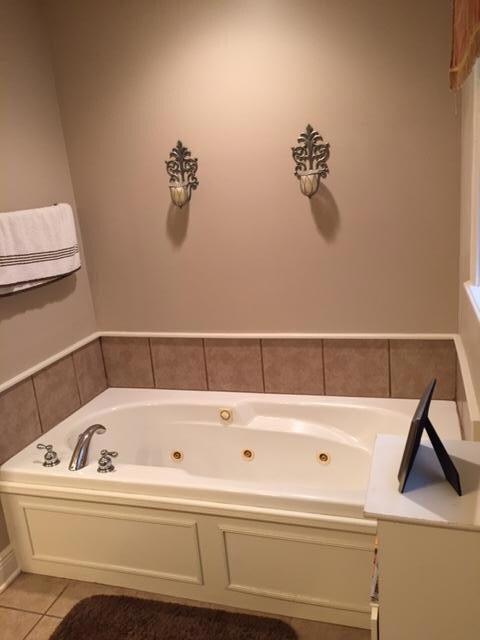 Master bath 2.JPG