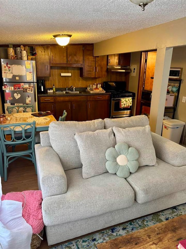 201 S West St unit 413 W. Maple, Stillwater, OK 74074 - photo 3