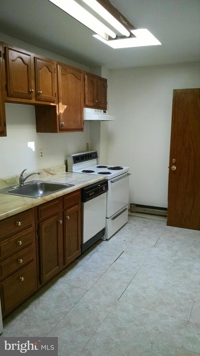 807 Hollins St unit 3, Baltimore, MD 21201 - photo 7