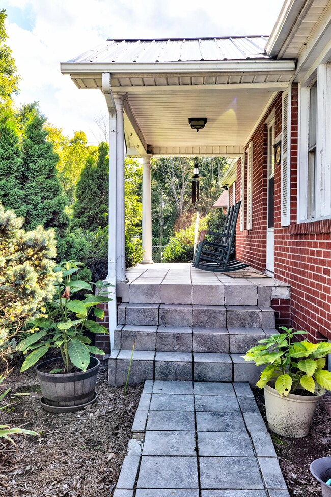 1505 Loop Rd-4