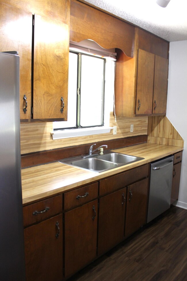 1925 Esplanade St unit D, Navarre, FL 32566 - photo 5