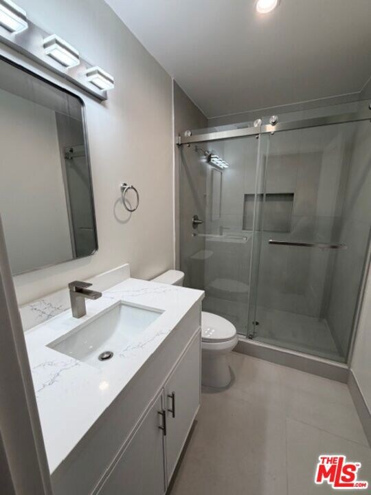 5191 5191 1/2 Lindley Ave, Tarzana, CA 91356 - photo 6