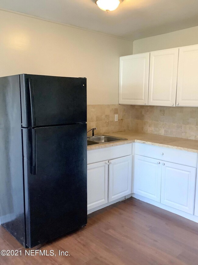 6446 Tiny Tim Ln, Jacksonville, FL 32210 - photo 5