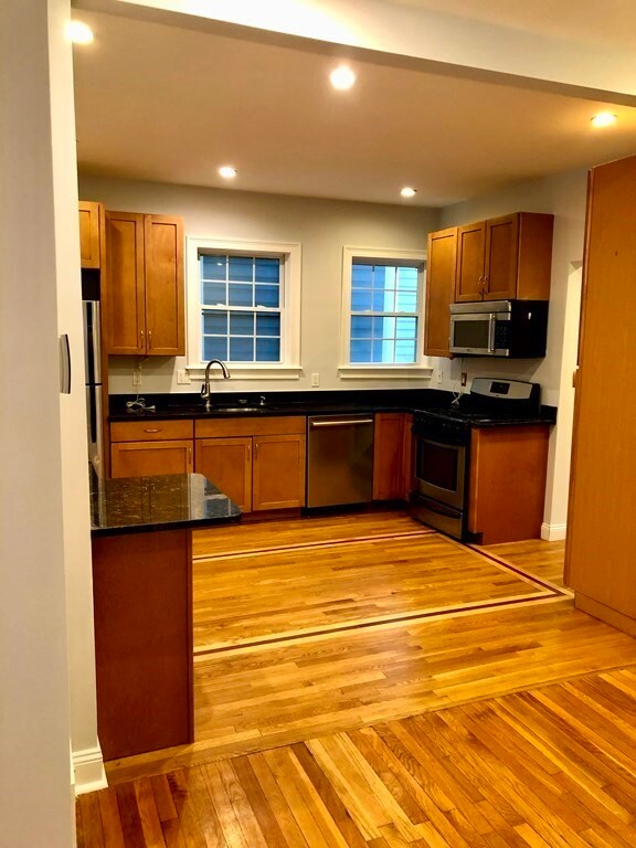 34 Elmwood St unit 1, Somerville, MA 02144 - photo 5