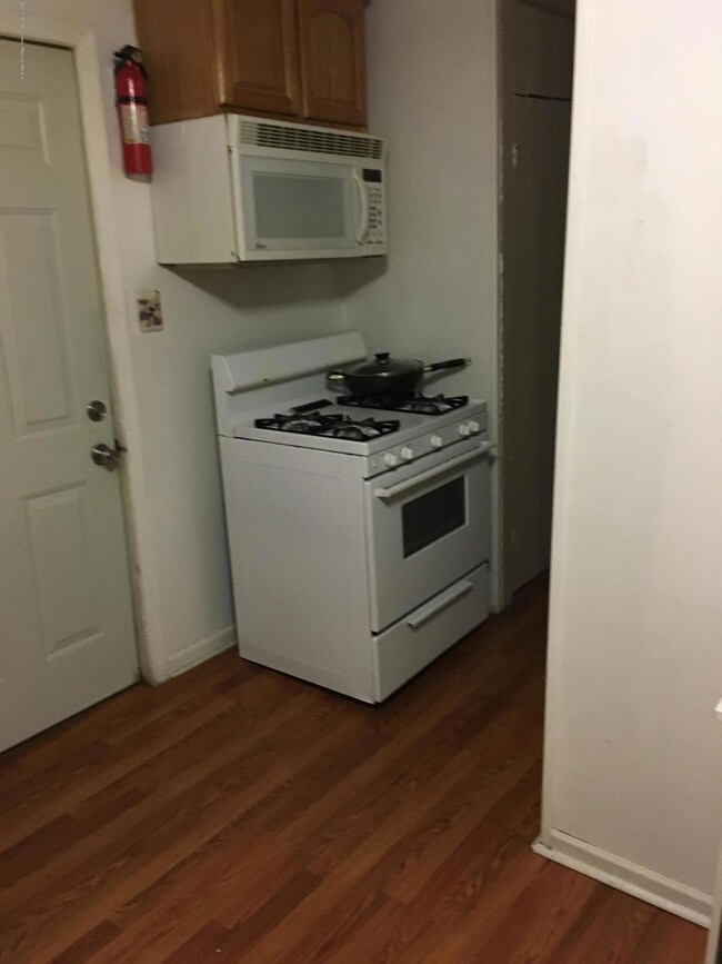 201 1st St, Keyport, NJ 07735 - photo 5