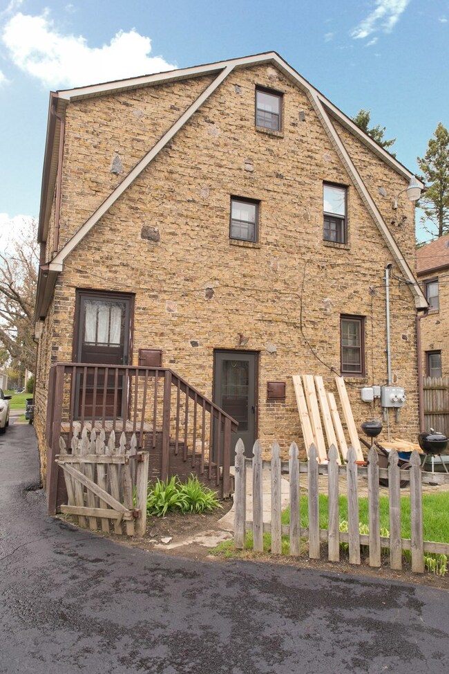 1101 W Atlantic Ave, Waukegan, IL 60085 - photo 6